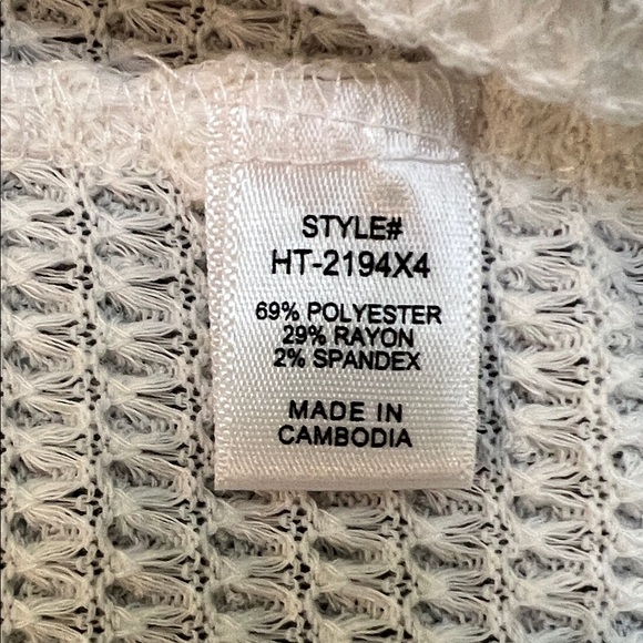 Women’s Zenana Waffle White Knit Sweater Top V-Neck Dolman Sleeve High-Low Hem - Picture 8 of 9